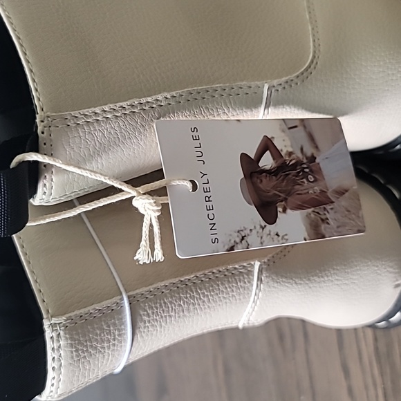 Sincerely Jules Beige Harley combat boots w size 9 NWT - Picture 10 of 10